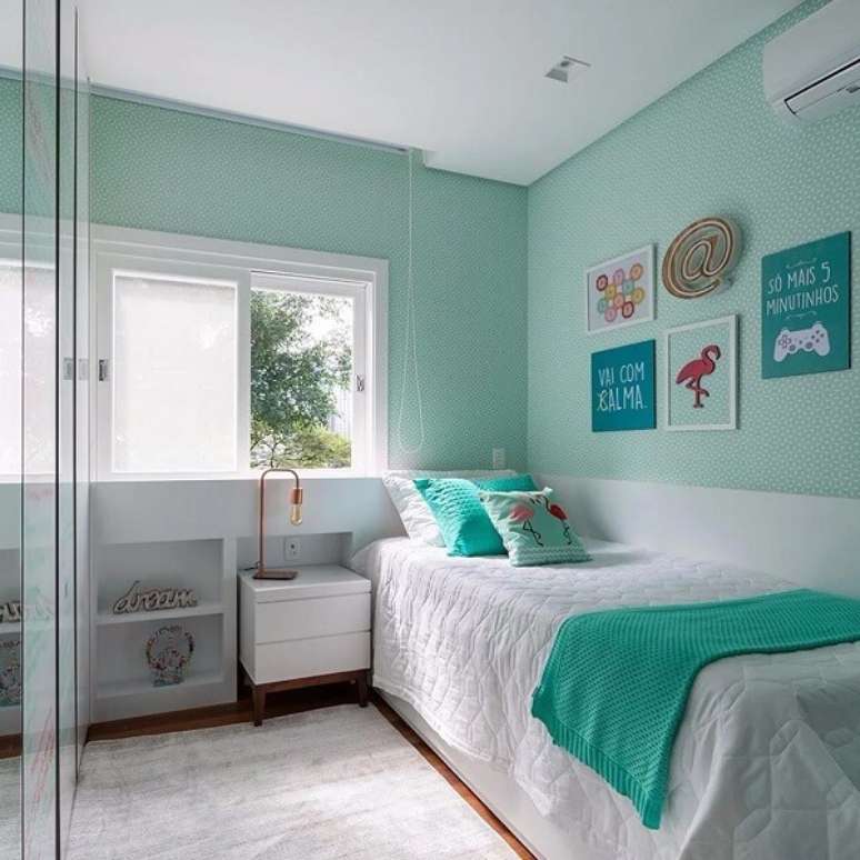 14. O branco do tapete infantil para quarto traz neutralidade para o dormitório. Fonte: Rocha Andrade Arquitetura