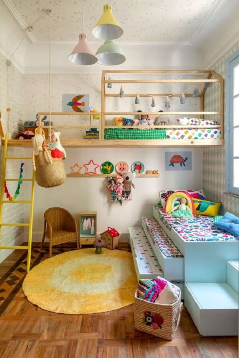 7. O tapete amarelo para quarto infantil ilumina a decoração do ambiente. Fonte: Pinterest