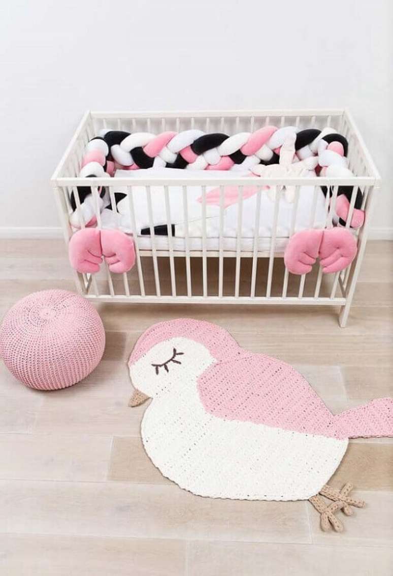 22. Tapete de croch&ecirc; para quarto infantil feminino em formato de passarinho. Fonte: Ideias Decora&ccedil;&atilde;o