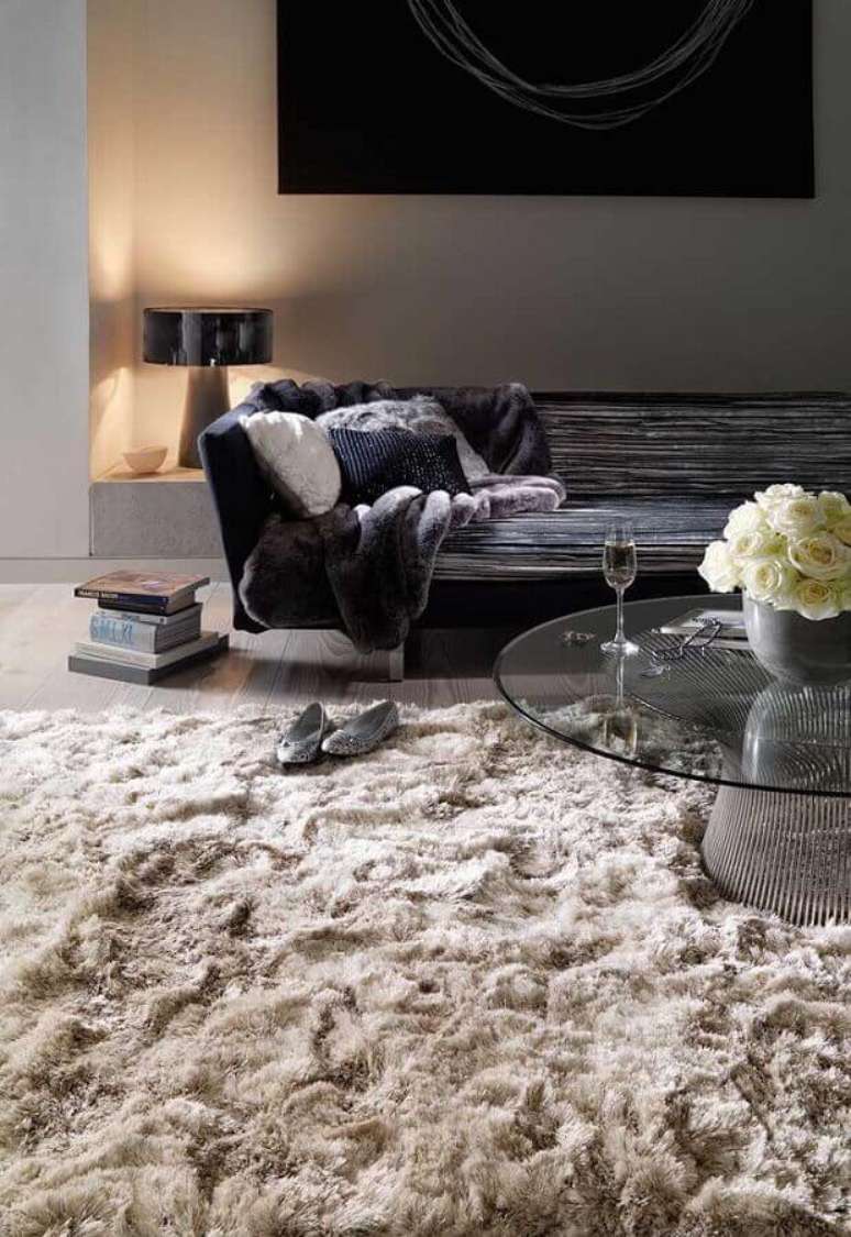 3. O tapete felpudo bege vai proporcionar maior sensa&ccedil;&atilde;o de acolhimento para o seu ambiente &ndash; Foto: Pinterest