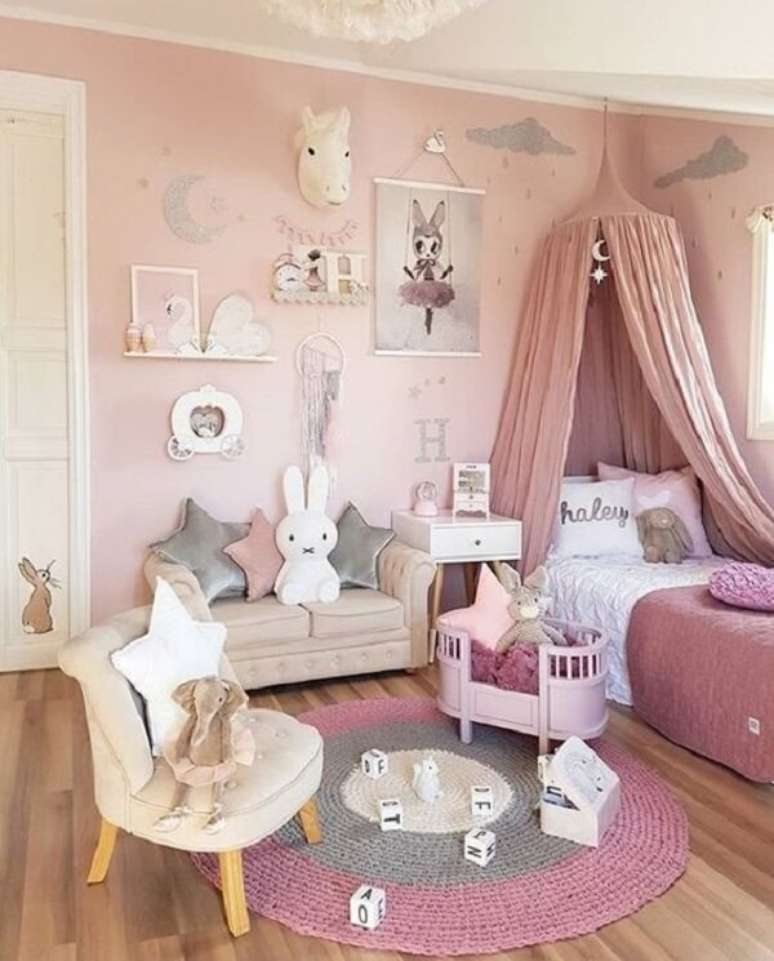 26. Tapete redondo para quarto infantil feito em crochê. Fonte: Casa Vogue