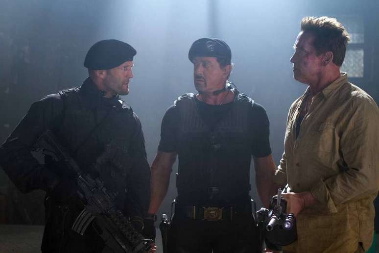 Cena do filme 'Os Mercenários 2', filme que trouxe nomes como Bruce Willis, Jean-Claude Van Damme, Sylvester Stallone, Arnold Schwarzenegger, Chuck Norris, Liam Hemsworth, e Terry Crews.  