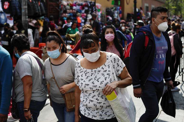 Rua de comércio popular na Cidade do México
 16/12/2020 REUTERS/Gustavo Graf