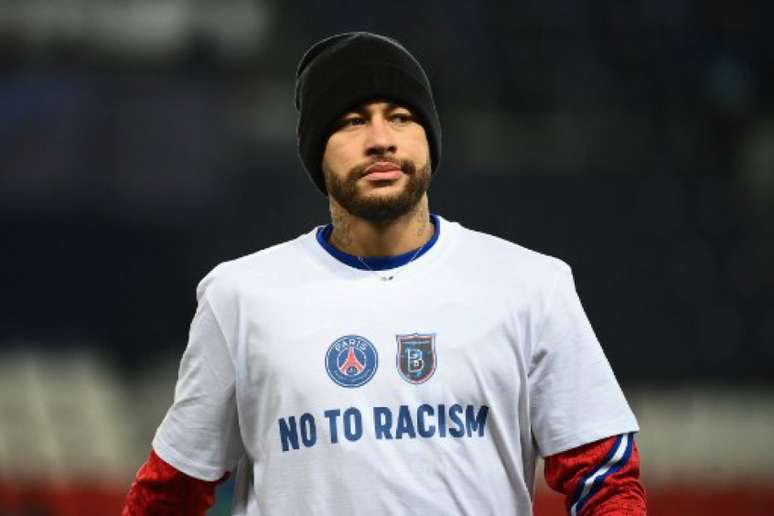 Neymar questionou a ausência entre os finalistas do 'The Best' e a 'seleção do ano' da FifPro sem nomes do PSG (Foto: FRANCK FIFE / AFP)