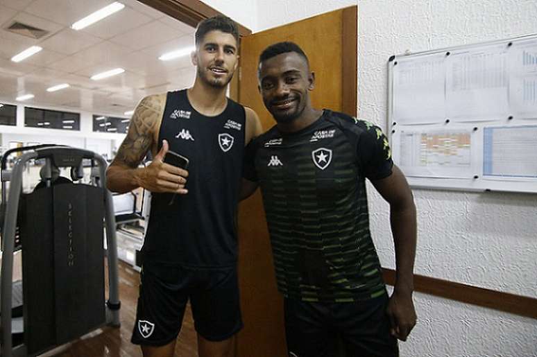 Pedro Raul e Salomon Kalou formarão a dupla de ataque do Botafogo (Foto: Vítor Silva/Botafogo)