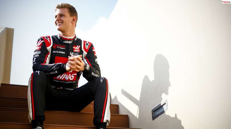 Mick Schumacher: a sombra do pai, Michael Schumacher, serve de apoio na Haas.