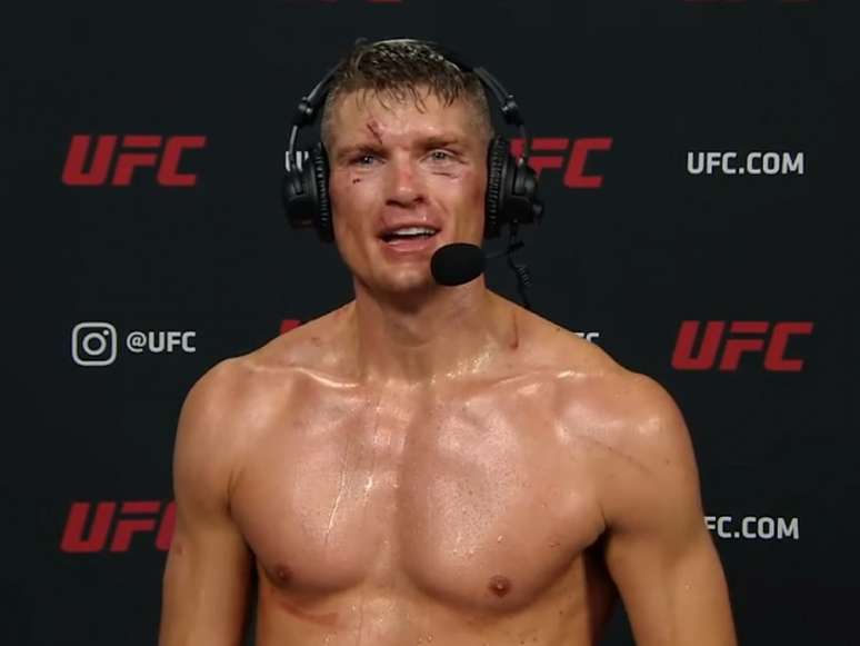 Stephen Thompson venceu a luta principal por decisão unânime (Foto: Reprodução YouTube UFC)