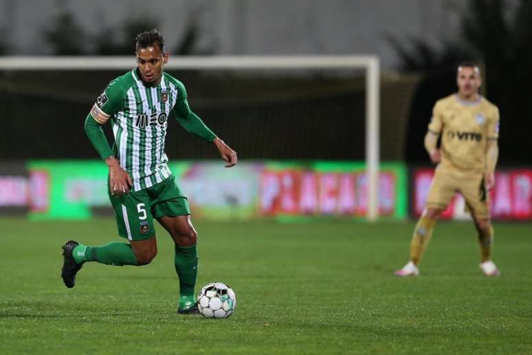 Filipe Augusto segue fazendo uma boa temporada com a camisa do Rio Ave (Divulgação/Rio Ave)