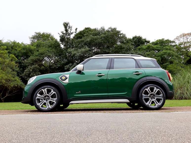 Countryman é o "SUV" da linha Mini, com tração integral, mas apenas 16,5 cm de vão livre.