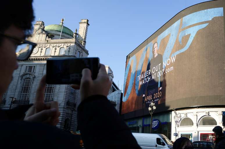 Propaganda de filme da franquia 007 em Londres 
04/12/2019 REUTERS/Lisi Niesner