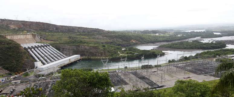 Vista da usina hidrelétrica de Furnas, em São José da Barra (MG) 
14/01/2013
REUTERS/Paulo Whitaker