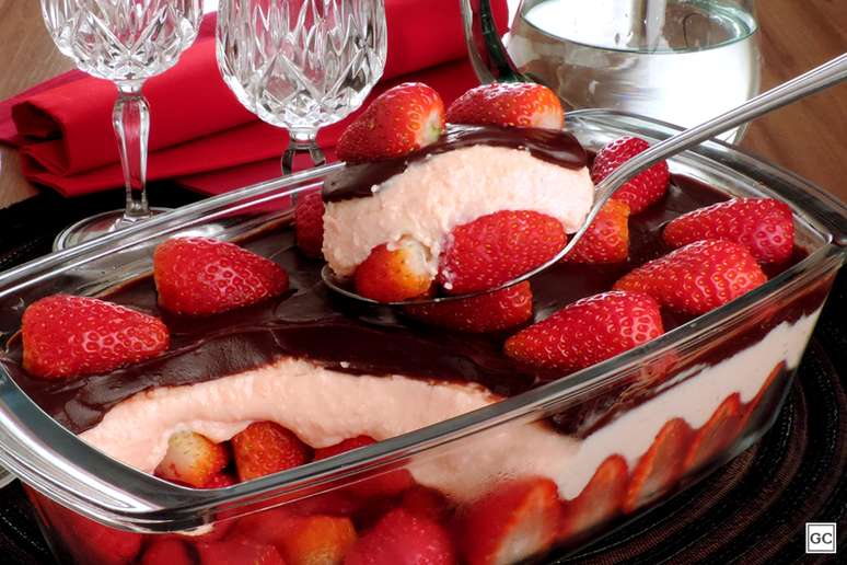 Guia da Cozinha - Sobremesas com morango saborosas para qualquer ocasi&atilde;o