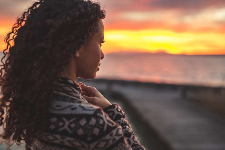 Meditar é fechar os olhos e descobrir o mundo que existe dentro de você