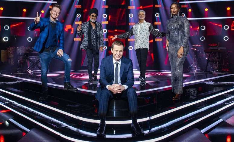 Michel Teló, Carlinhos Brown, Lulu Santos, Iza irão participar de especial do 'The Voice', apresentado por Tiago Leifert