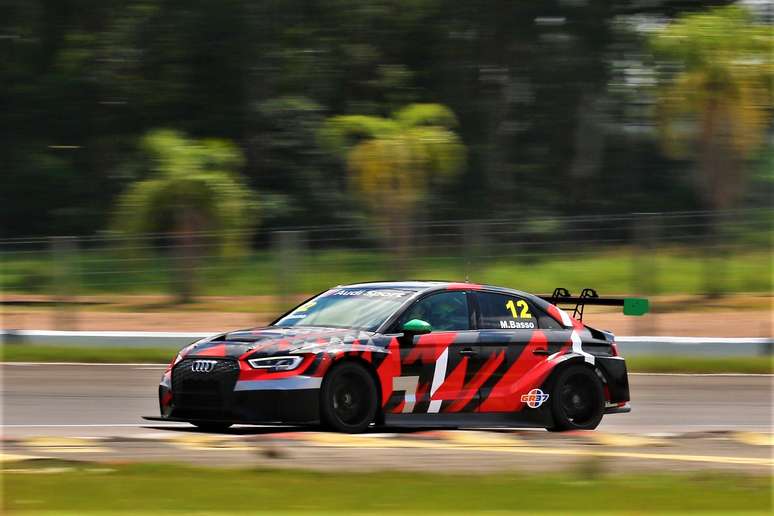 M&aacute;rcio Basso fez o primeiro teste do TCR Sul-Americano, no Velopark 