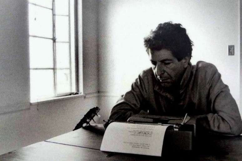 Leonard Cohen chegou a escrever 80 versos para a música “Hallelujah” (Foto/Divulgação)