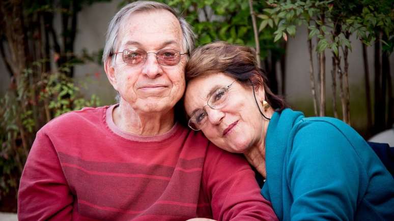 Aurea e Egydio estiveram juntos por cinco d&eacute;cadas. Ela se recuperou da covid-19, mas ele n&atilde;o resistiu &agrave;s complica&ccedil;&otilde;es da doen&ccedil;a