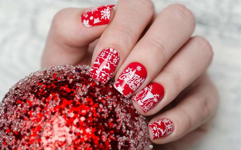 Unhas para o Natal: 12 nail arts para arrasar nas festas de fim de ano