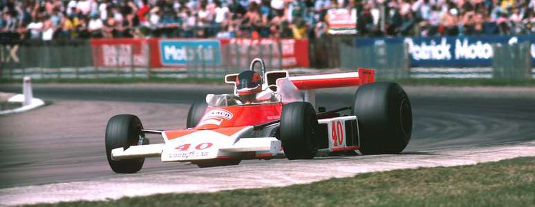 Gilles Villeneuve, que virou mito na Ferrari, fez a sua corrida de estreia com um carro da McLaren.