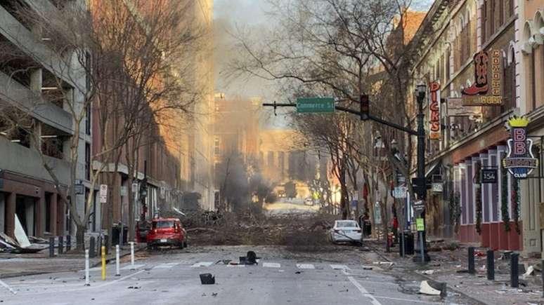 Explos&atilde;o causou destrui&ccedil;&atilde;o no centro da cidade