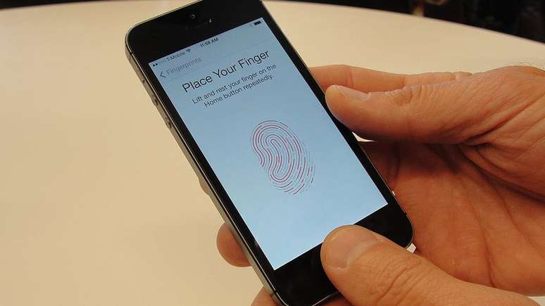 Hoje, impressões digitais são usadas para operar inúmeros dispositivos, como smartphones