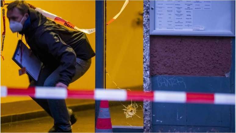 Policiais fortemente armados foram enviados ao local no distrito de Kreuzberg, na capital alemã