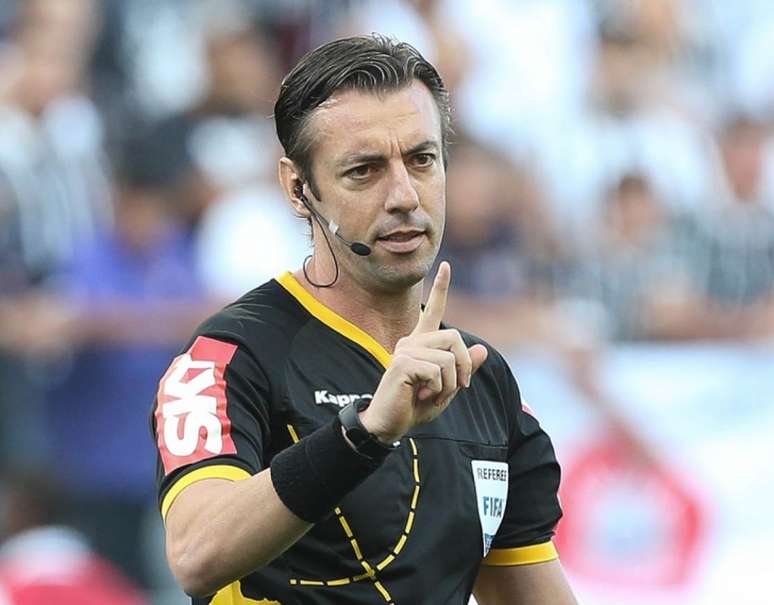 Raphael Claus é considerado o melhor nome da arbitragem paulista atualmente (Foto: Cesar Greco)