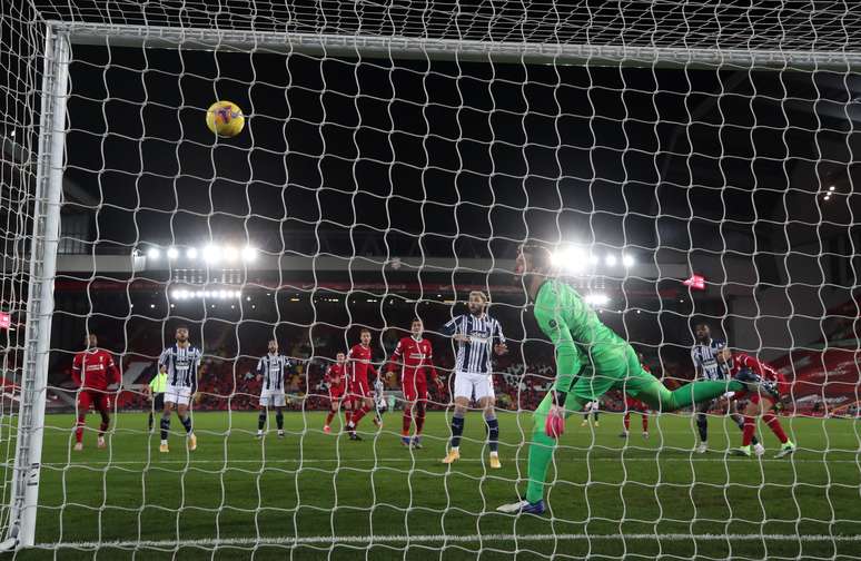 Semi Ajayi marca gol de empate do West Bromwich Albion contra o Liverpool
27/12/2020
Pool via REUTERS/Nick Potts
