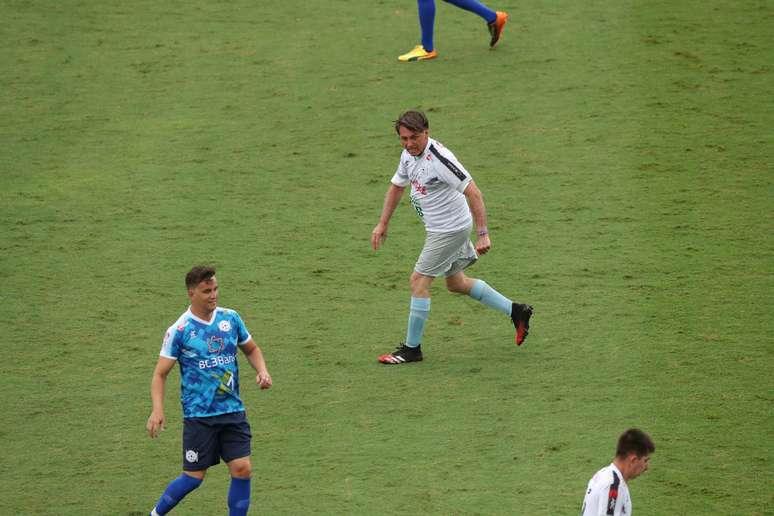 Bolsonaro participa de jogo beneficiente em Santos
28/12/2020
REUTERS/Amanda Perobelli