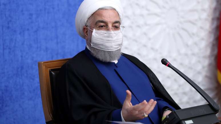O presidente Hassan Rouhani disse que o Ir&atilde; aproveitaria 'qualquer oportunidade' para 'diminuir a press&atilde;o das san&ccedil;&otilde;es'