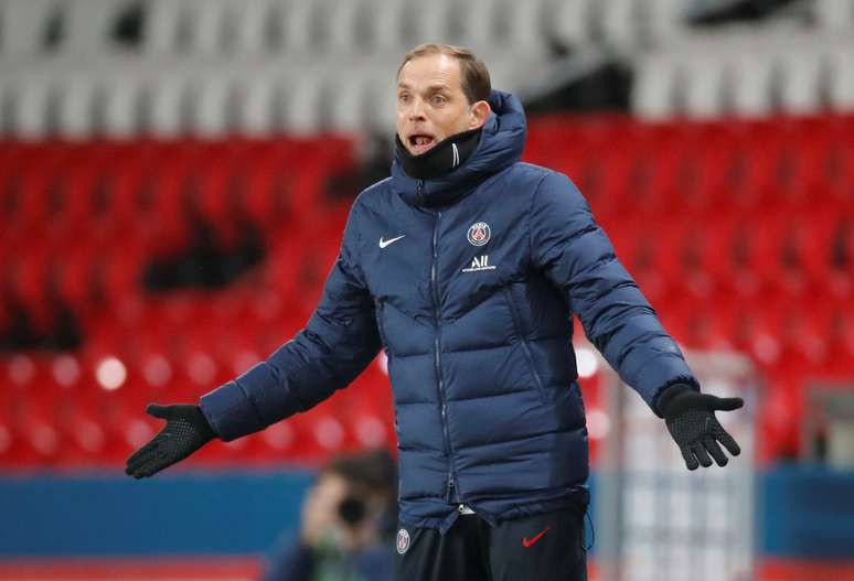 Thomas Tuchel gesticula em jogo do Paris St Germain na Ligue 1
13/12/2020
REUTERS/Charles Platiau