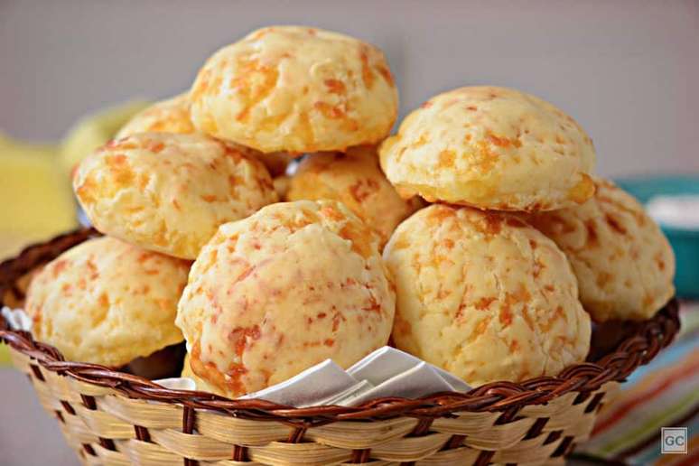 café da tarde - pão de queijo simples