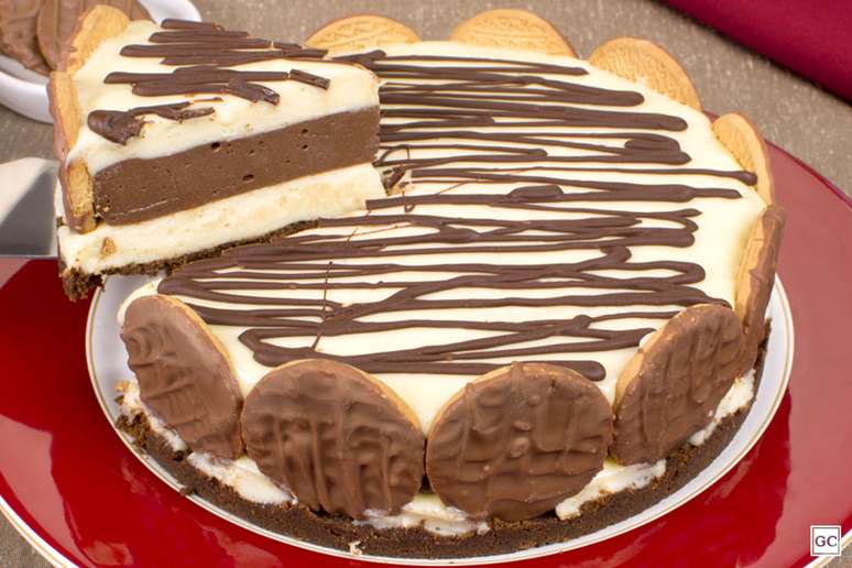 Guia da Cozinha - As melhores receitas de torta de chocolate para dividir com a fam&iacute;lia