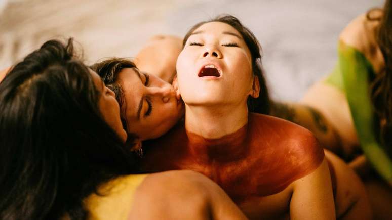 "A pornografia n&atilde;o para de recriar fantasias. Nossas fantasias de algo t&atilde;o &iacute;ntimo quanto as rela&ccedil;&otilde;es &iacute;ntimas entre as pessoas", diz sex&oacute;logo Iv&aacute;n Rotella