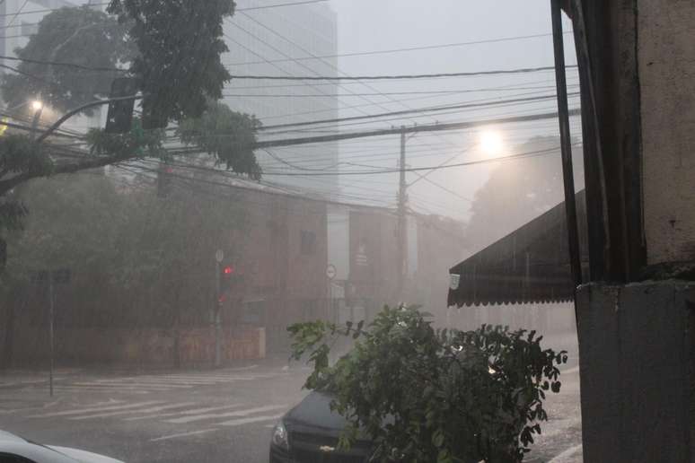 Temporal atingiu a a zona sul São Paulo na terça-feira, dia 29