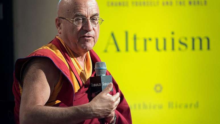 'A felicidade n&atilde;o &eacute; simplesmente uma sucess&atilde;o intermin&aacute;vel de sensa&ccedil;&otilde;es prazerosas, o que parece mais uma receita para a exaust&atilde;o', diz Ricard