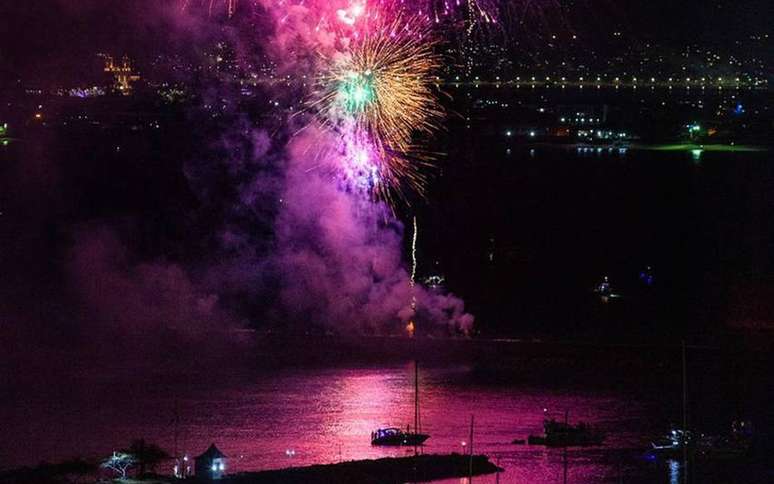 Prefeitura de Salvador realizou queima de fogos em mais de&nbsp;20 pontos da cidade&nbsp;sem divulgar os endere&ccedil;os