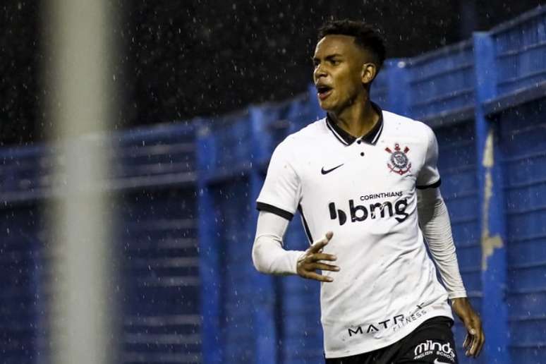 Cauê, centroavante do sub-20, deve ser promovido para ser reserva de Jô (Foto: Rodrigo Gazzanel/Ag. Corinthians)