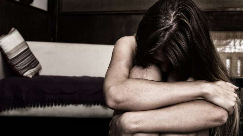 Segundo especialistas, mulheres nem sempre conseguem identificar sinais iniciais de abuso doméstico