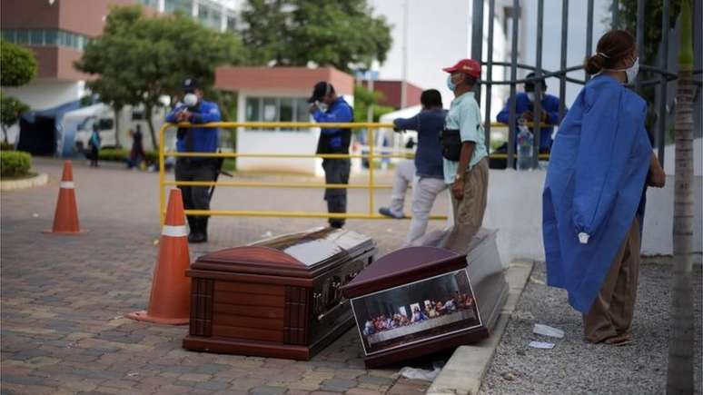 Guayaquil foi a primeira cidade da América Latina em que covid-19 causou devastação