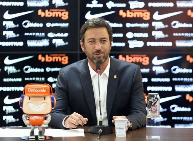 Duílio Monteiro Alves concedeu coletiva na tarde desta segunda-feira (Foto: Rodrigo Coca/Ag. Corinthians)