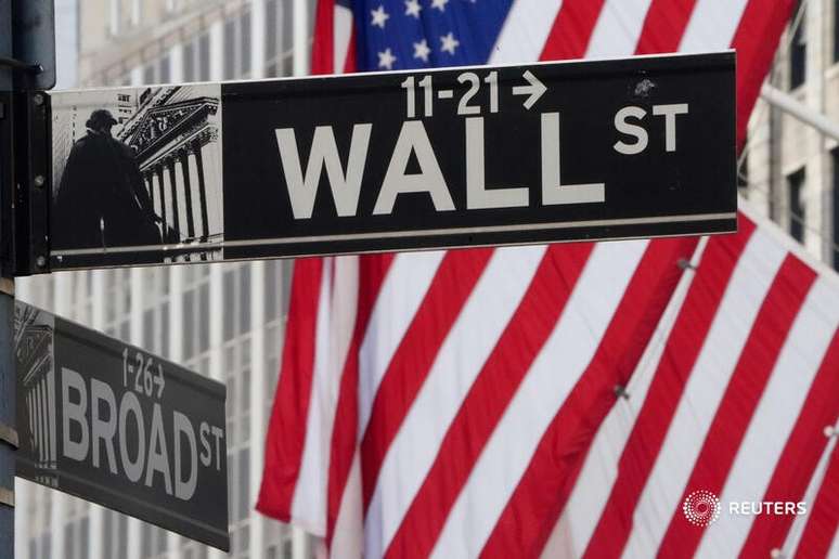 Sinalização com a placa de Wall Street. 09/03/2020. REUTERS/Carlo Allegri. 
