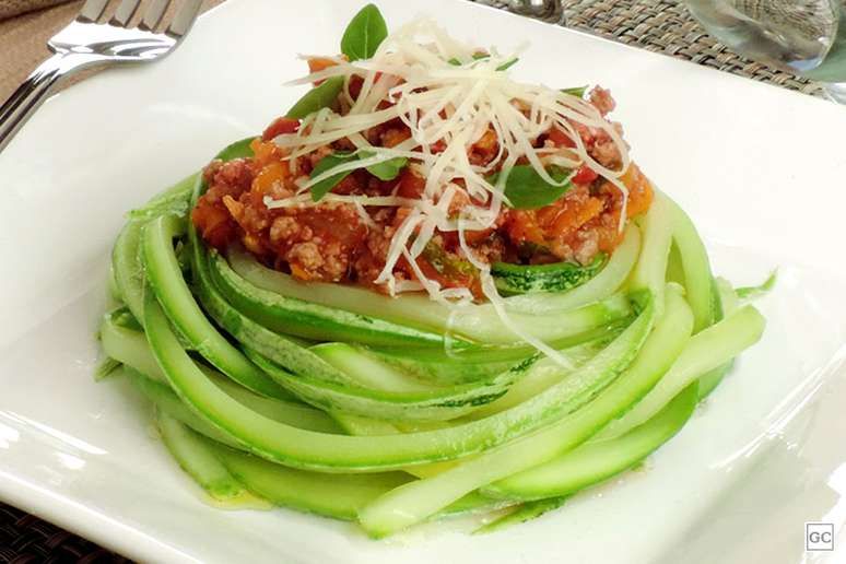 Guia da Cozinha - Receitas com abobrinha f&aacute;ceis e pr&aacute;ticas para a semana