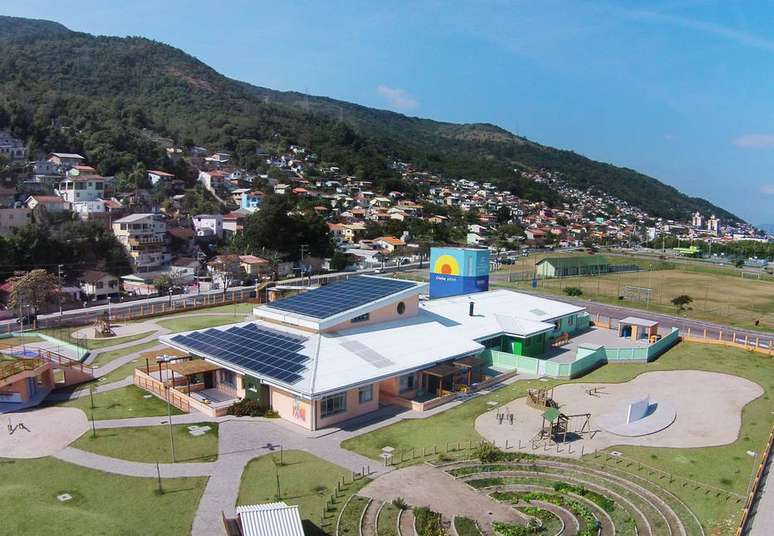A Creche Hassis foi uma das 245 edifica&ccedil;&otilde;es p&uacute;blicas modernizadas no Paran&aacute;.