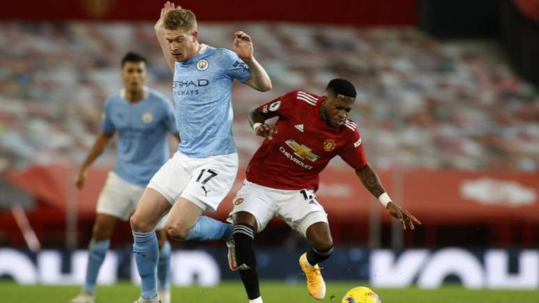 Manchester United e Manchester City empataram na última vez que se encontraram (Foto: PHIL NOBLE / POOL / AFP)