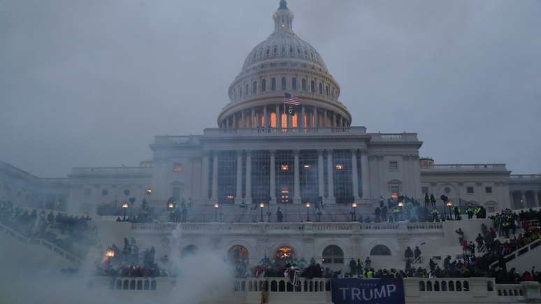 A cidade de Washington impôs um toque de recolher nesta quarta-feira a partir das seis da tarde