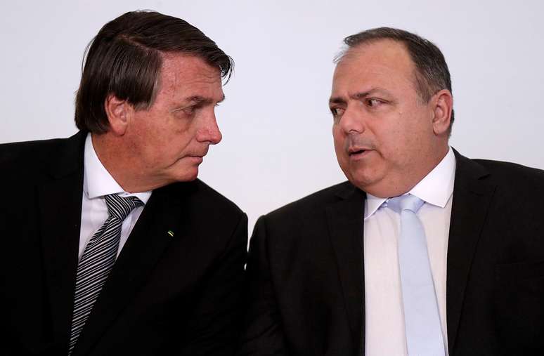 Bolsonaro e Pazuello participam de cerimônia no Palácio do Planalto
08/12/2020
REUTERS/Ueslei Marcelino