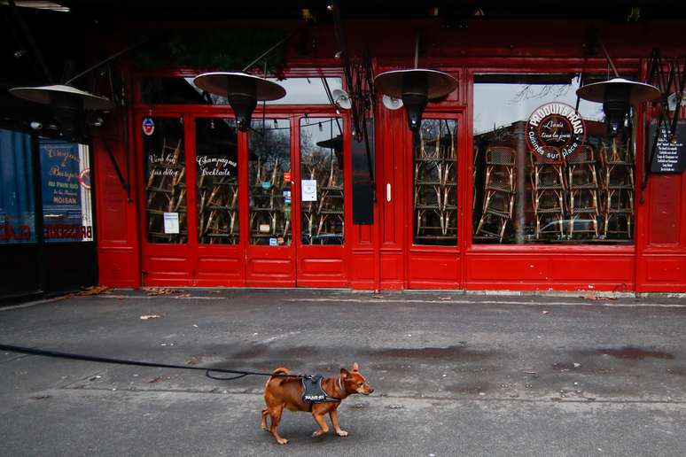 Restaurante fechado em Paris 
05/01/2021
REUTERS/Gonzalo Fuentes