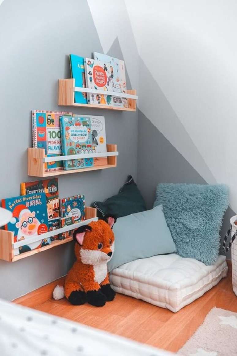8. Prateleira para livros quarto infantil ao alcance dos pequenos. Fonte: Pinterest