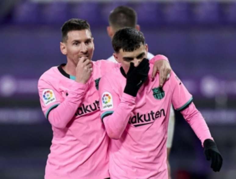 Pedri e Messi em ação pelo Barcelona (Foto: Divulgação/La Liga)